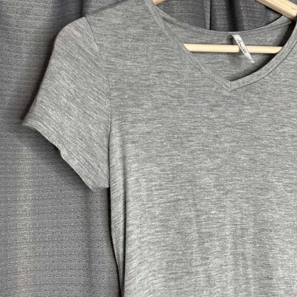 Active USA V-Neck Tshirt Women's Size Small Gray - Picture 2 of 5